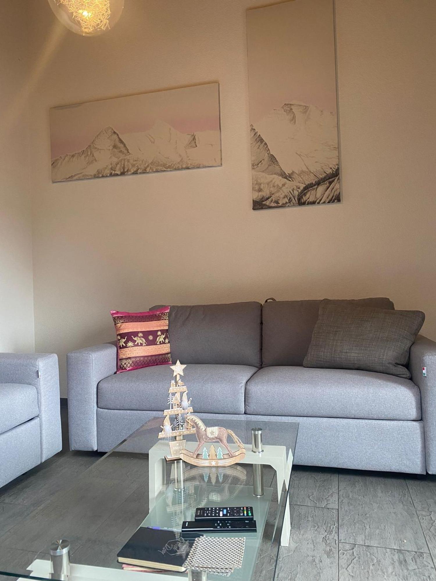 Ferienwohnung Charming Penthouse Lauterbrunnen Exterior foto