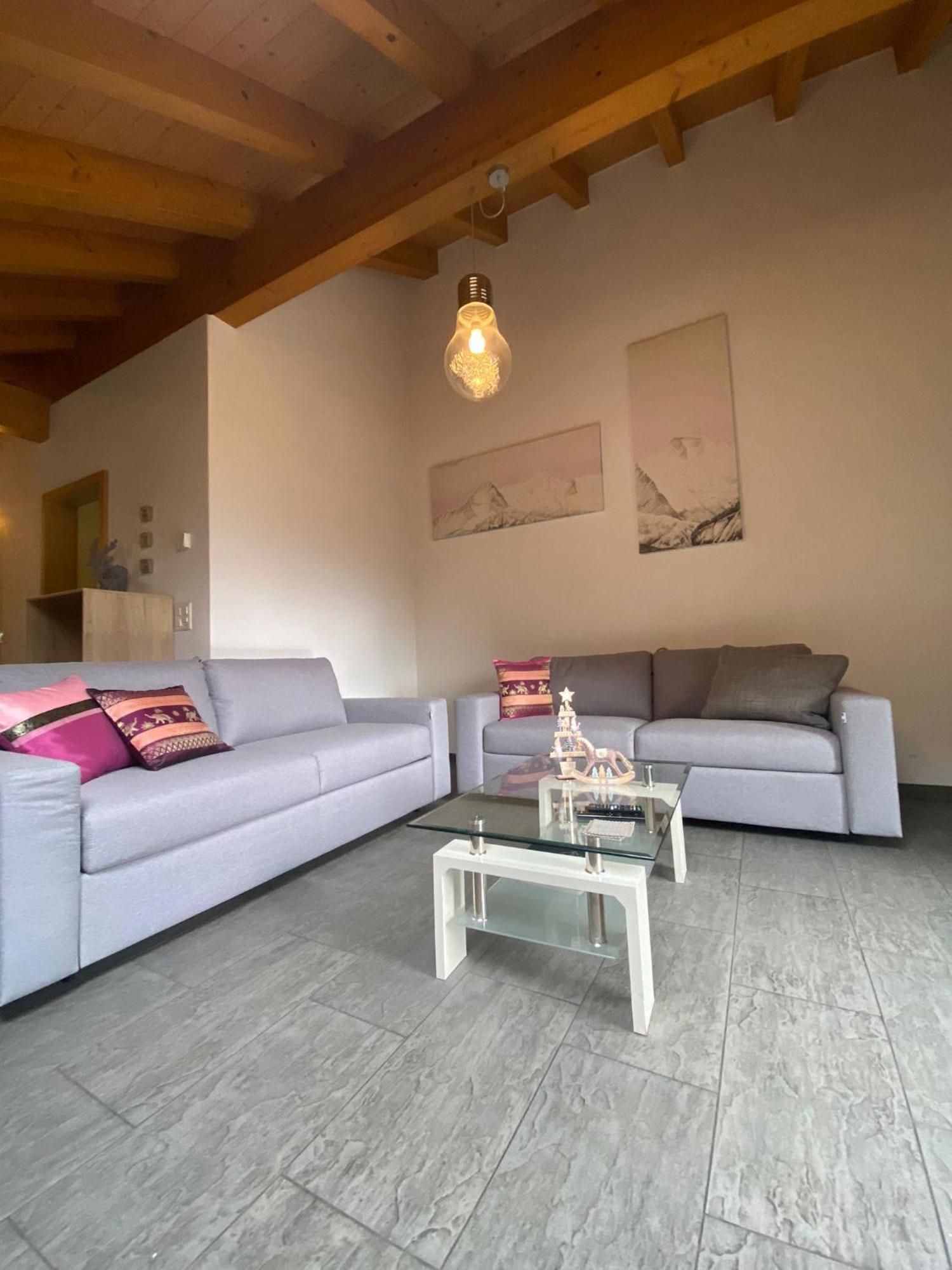 Ferienwohnung Charming Penthouse Lauterbrunnen Exterior foto