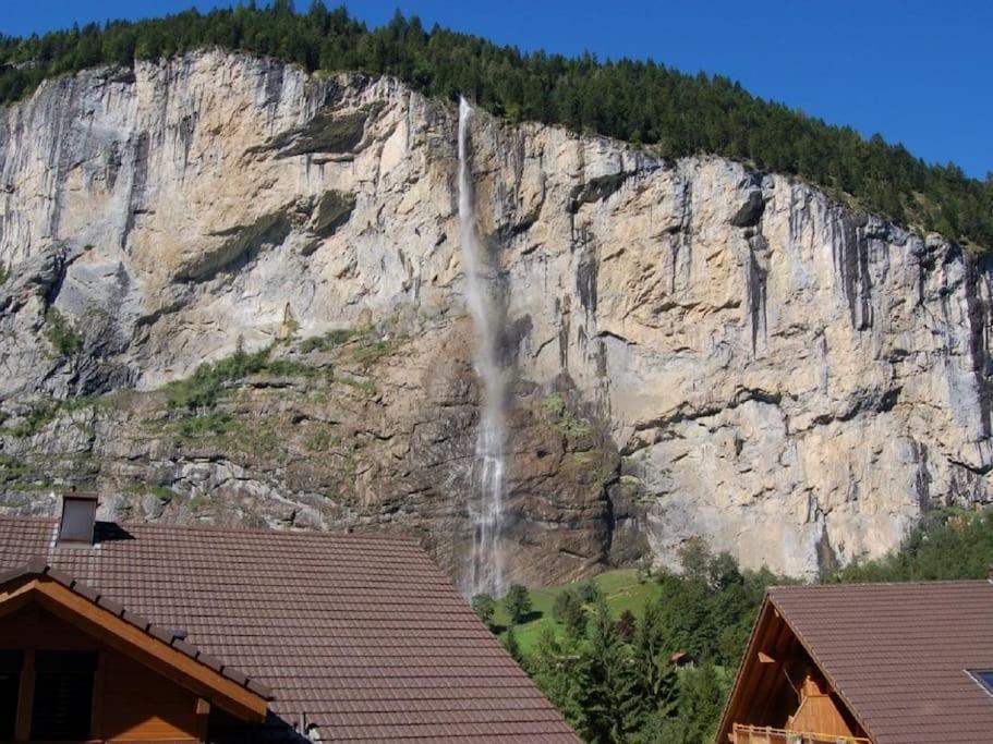 Ferienwohnung Charming Penthouse Lauterbrunnen Exterior foto
