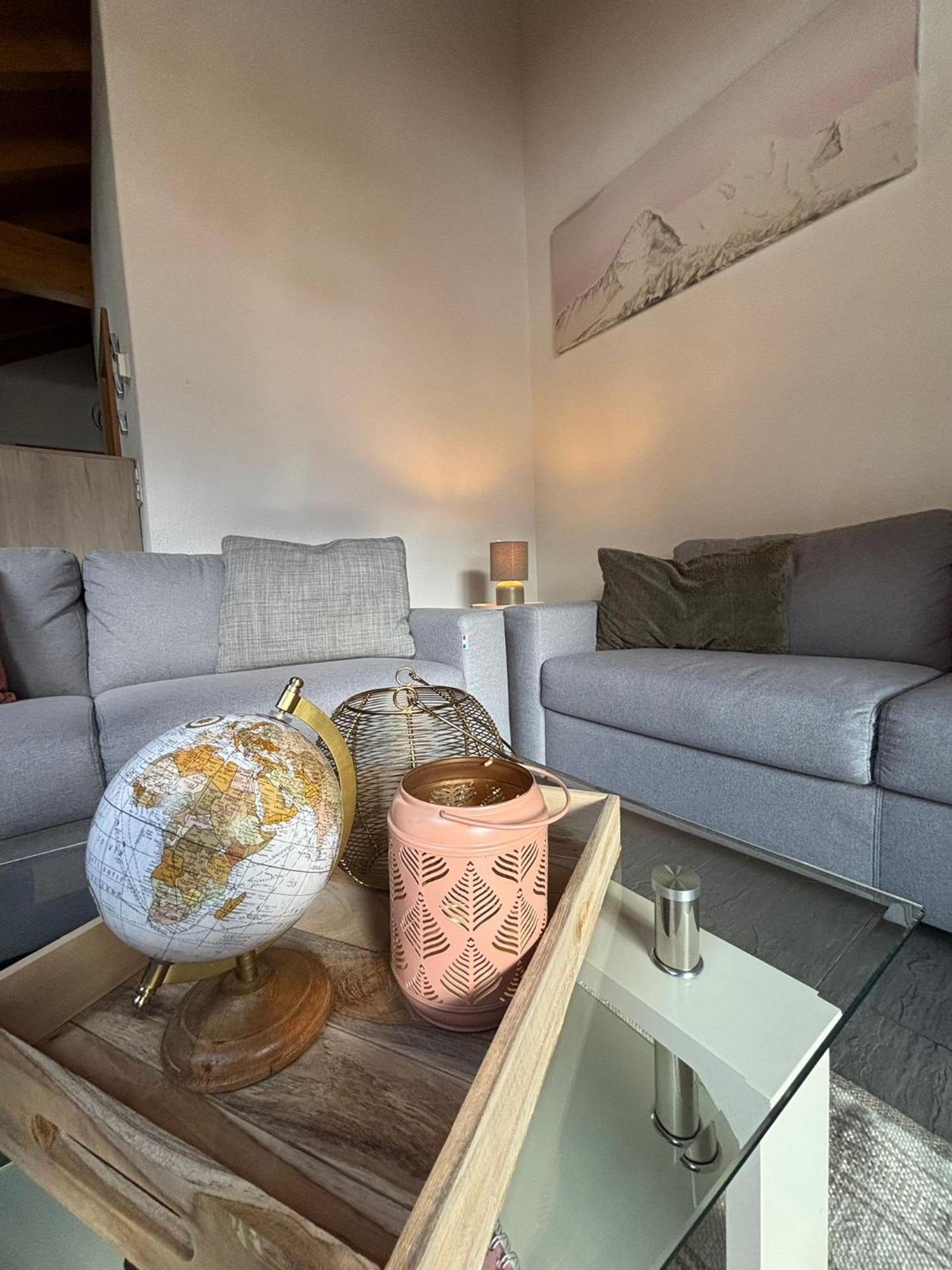 Ferienwohnung Charming Penthouse Lauterbrunnen Exterior foto